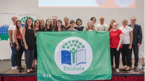 15 slovenskih šol in vrtcev si je prislužilo oznako zelene zastave za trajnostni razvoj