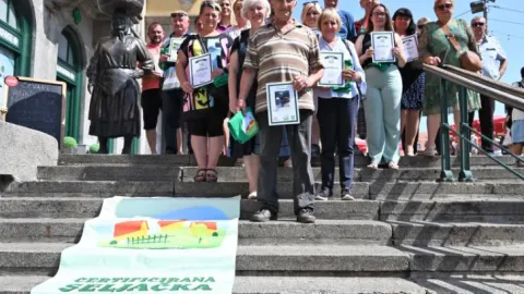 Certifikat za autentične hrvatske proizvode dodijeljen je 96 obiteljskih poljoprivrednih gospodarstava koja prodaju na zagrebačkim tržnicama